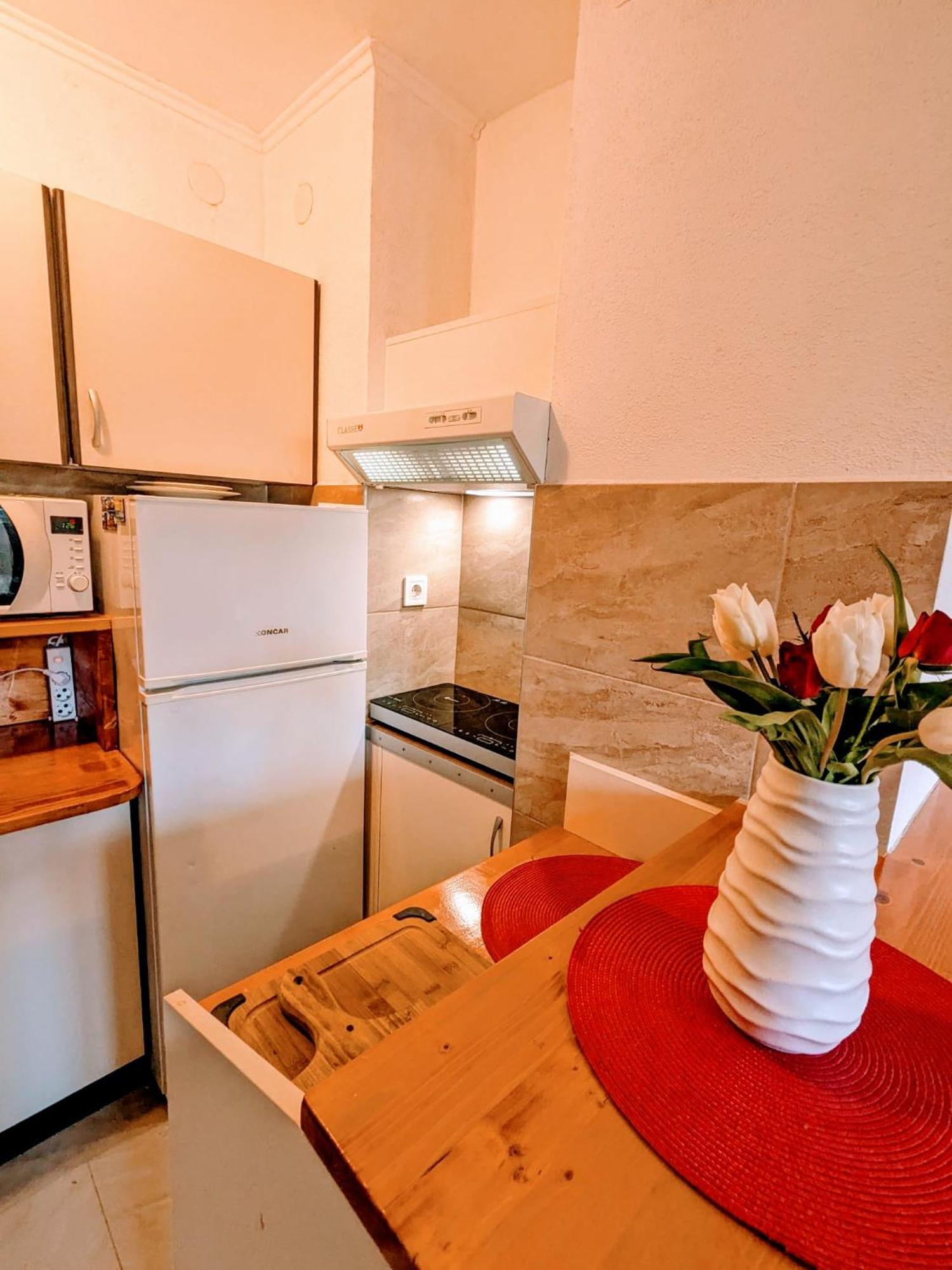 Demass Apartment - Cozy, Free Parking And Wifi ดูบรอฟนิก ภายนอก รูปภาพ